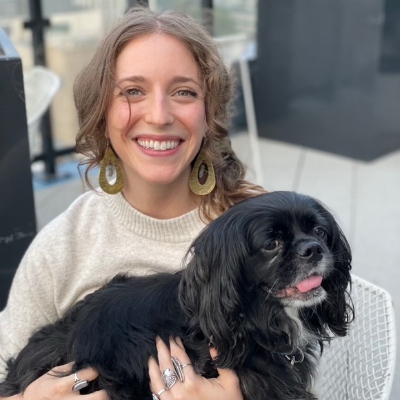 Meet your Posher, Hannah - Picture 2 of 3